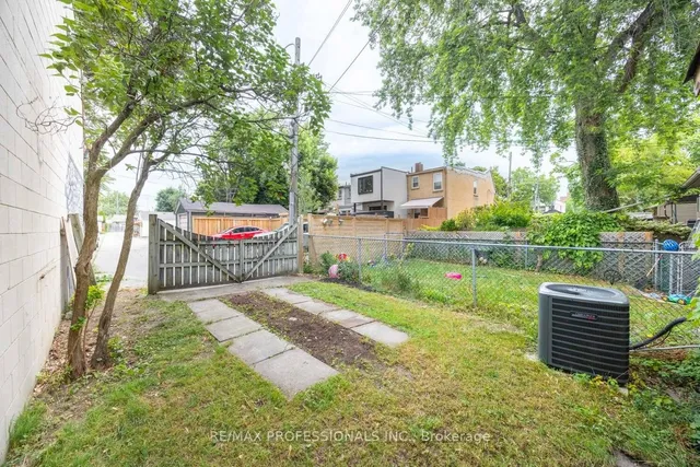 Additional image 31 of 2398 St Clair Ave