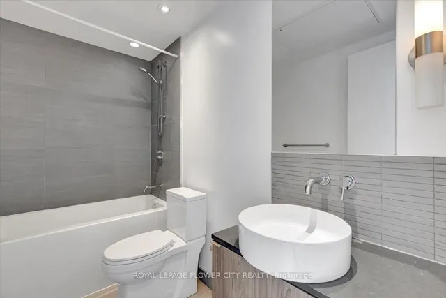 Additional image 17 of 161 Roehampton Ave Unit 4108