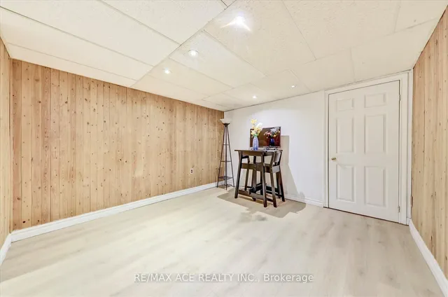 Additional image 33 of 88 Courtleigh Sq