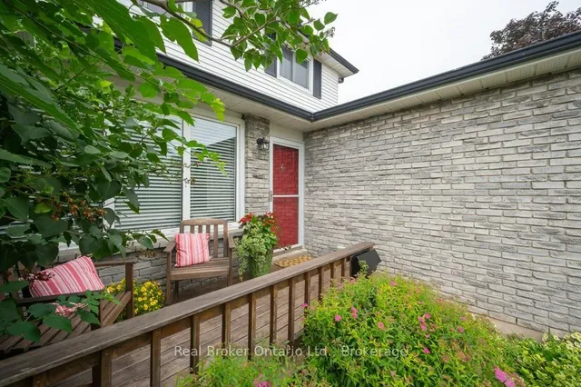 Additional image 3 of 2302 Malcolm Cres