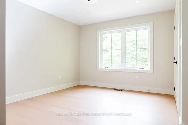 房产图片 24 - 28 PARKSIDE Ave