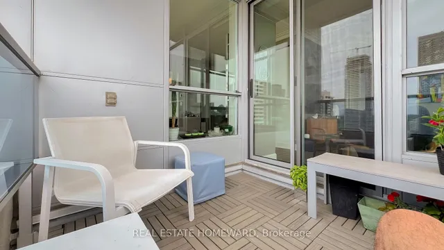 Additional image 34 of 500 Sherbourne St Unit 2010