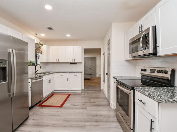 13246 Rain Lily Ln, Houston, TX 77083