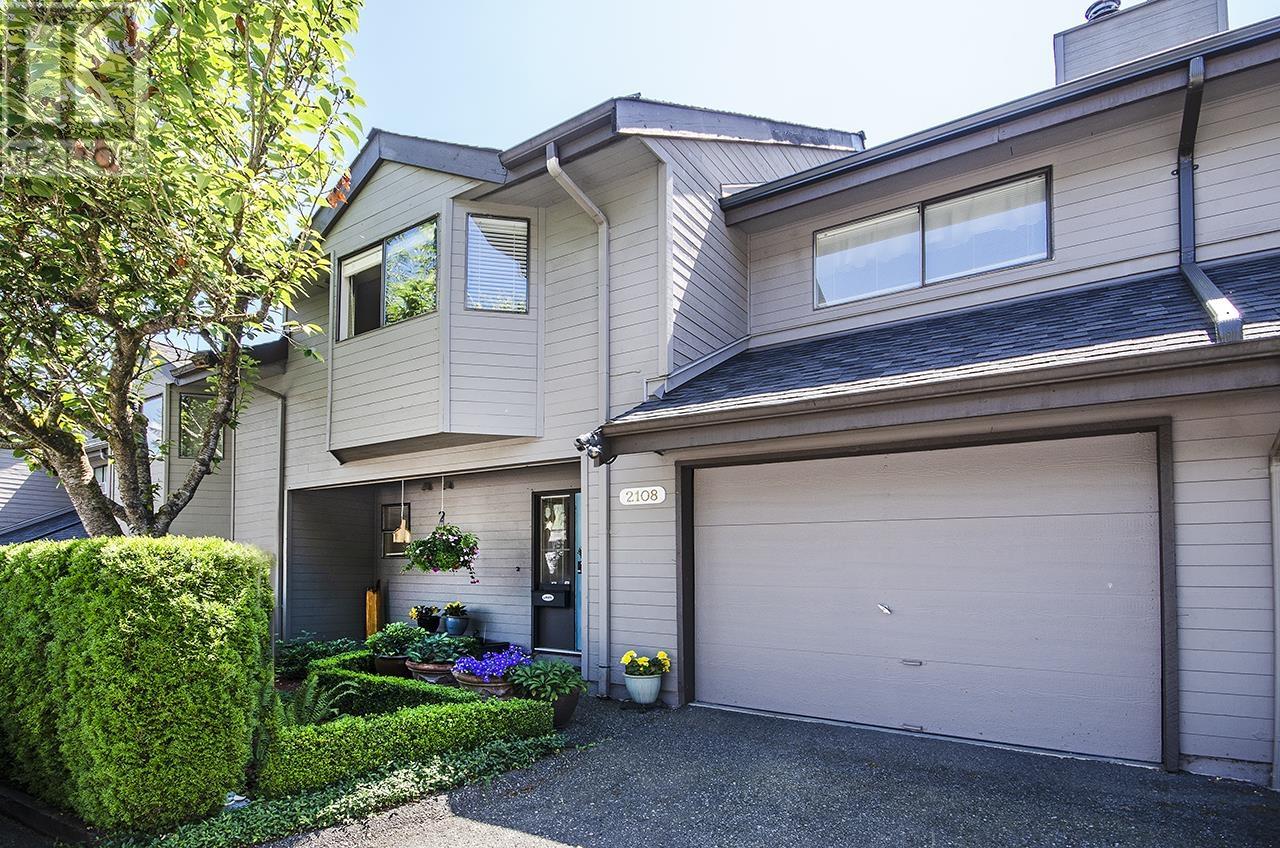 2108 PANORAMA DRIVE|North Vancouver, British Columbia V7G2C9