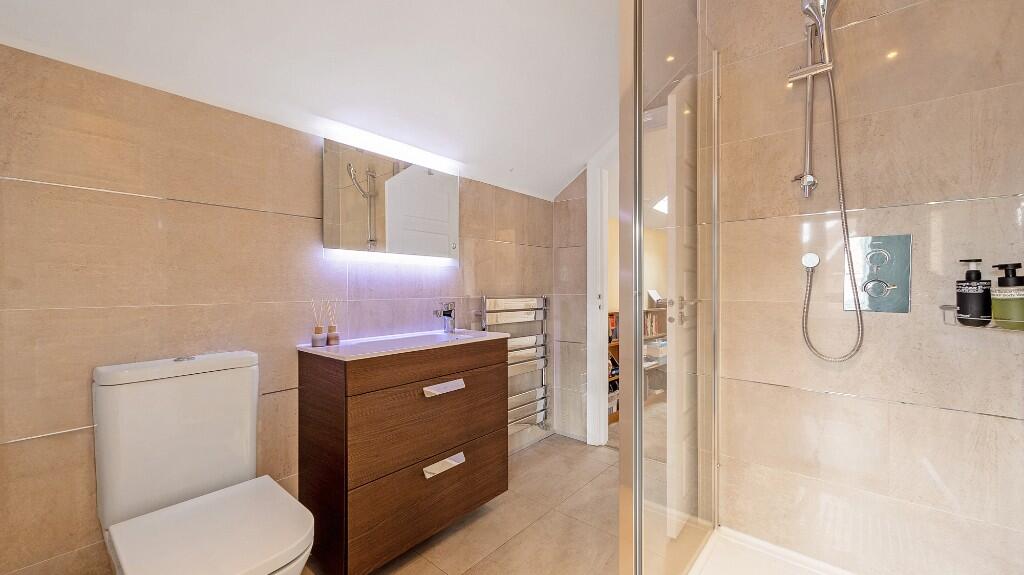 Additional image 20 of Bloomfield Road, Harpenden, Hertfordshire, AL5