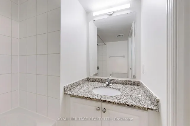 房产图片 20 - 60 Fairfax Cres 单元 211