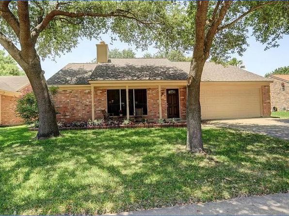 9623 Cannock Chase Dr, Houston, TX 77065
