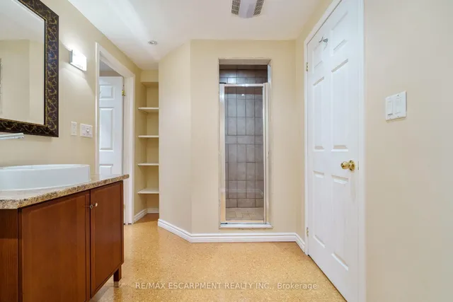 Additional image 39 of 6 Gillespie Cres