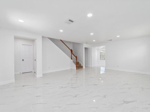 13106 Crescent Manor Ln, Houston, TX 77072