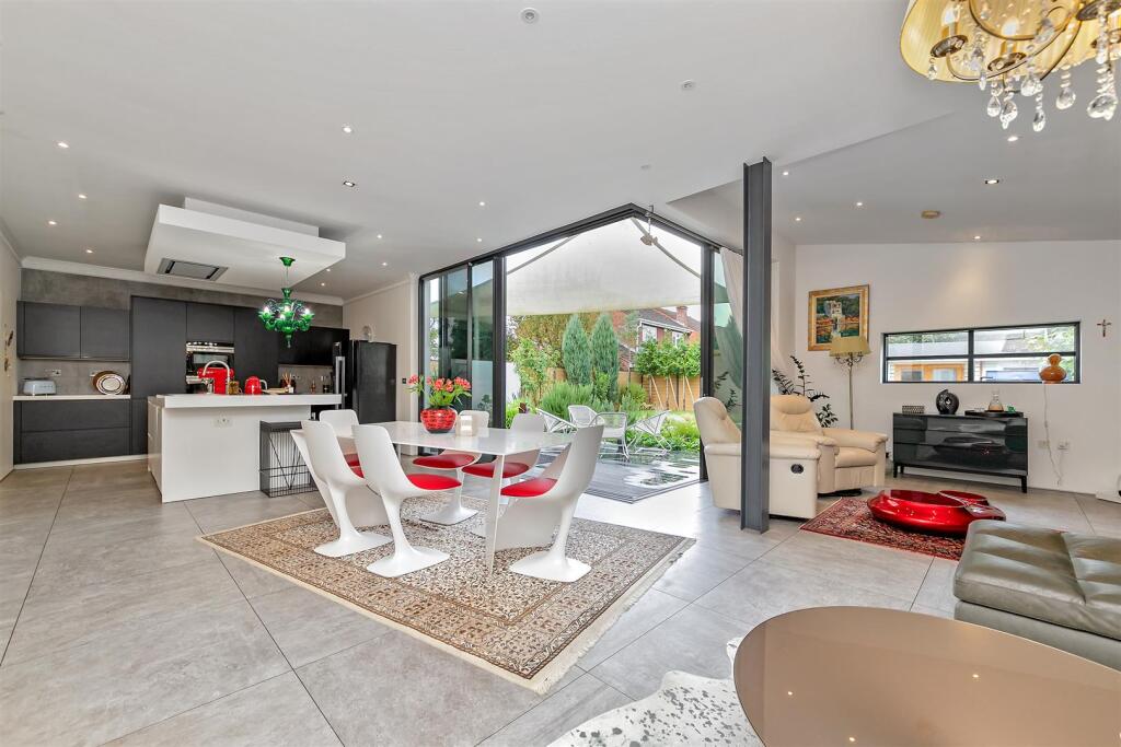 Additional image 2 of West Riding, Bricket Wood, St. Albans