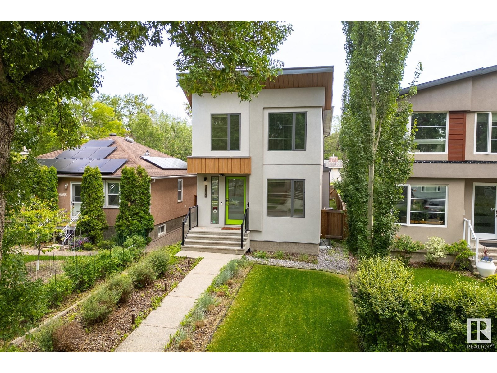 9053 90 ST NW|Edmonton, Alberta T6C3L8