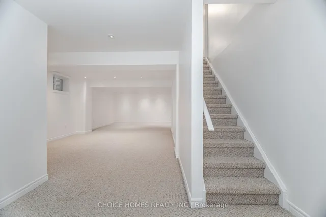 房产图片 37 - 319 麦克杜格尔交汇处