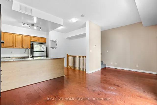 Additional image 5 of 205 Wellesley St Unit 205