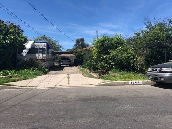 7509 Amigo Ave, Reseda, CA 91335