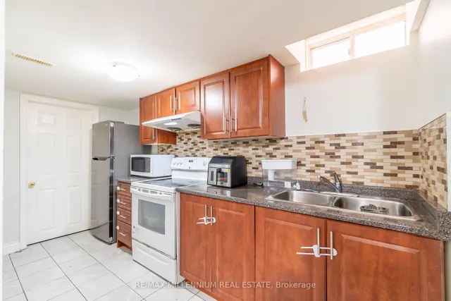 Additional image 45 of 27 Silvershadow Terr