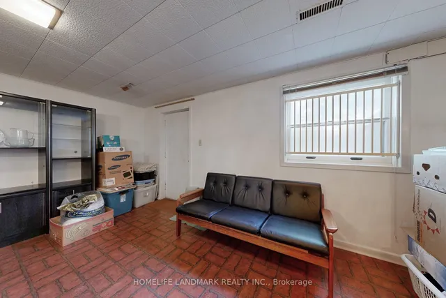 Additional image 42 of 32 L'amoreaux Dr