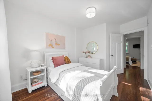 Additional image 29 of 61 Evans Ave