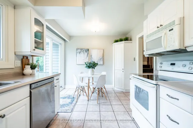 Additional image 12 of 5195 Cedarbook Cres