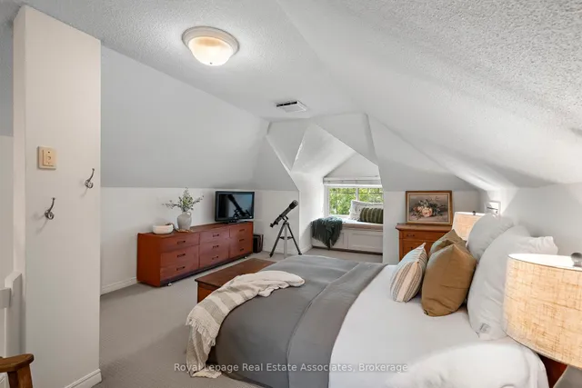 Additional image 27 of 7 Peel Ave