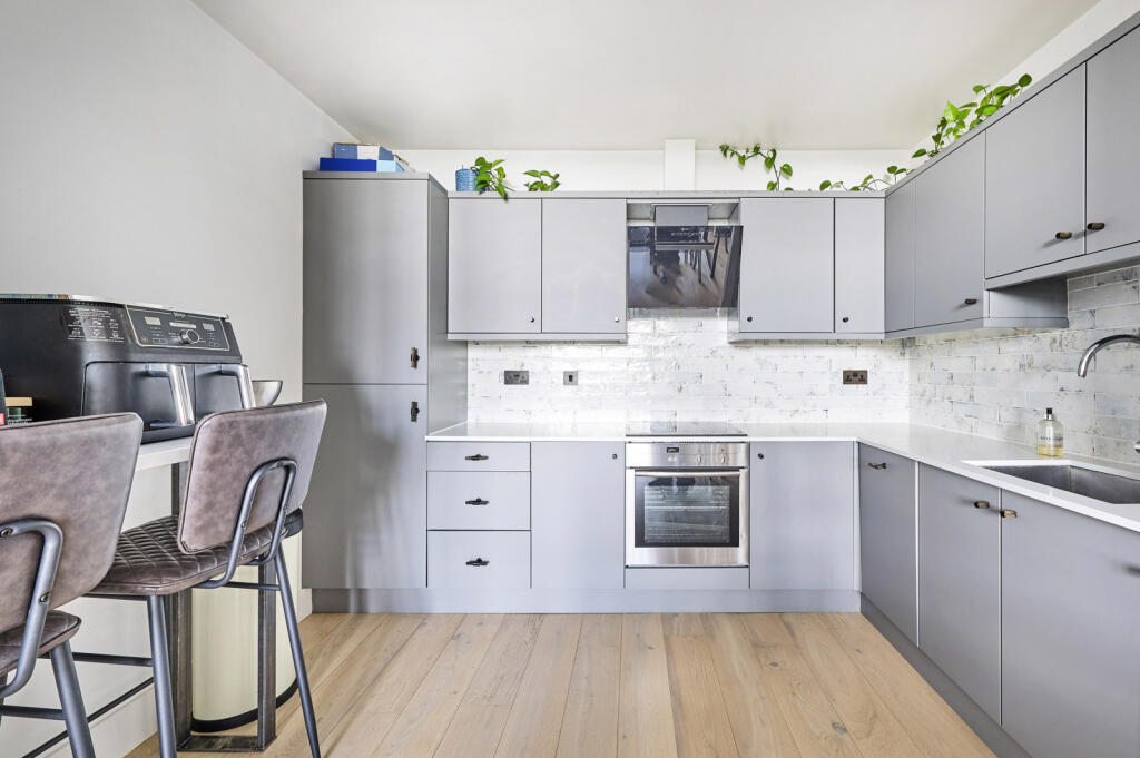 Additional image 8 of West Hall, Beningfield Drive, Napsbury Park, St. Albans, AL2