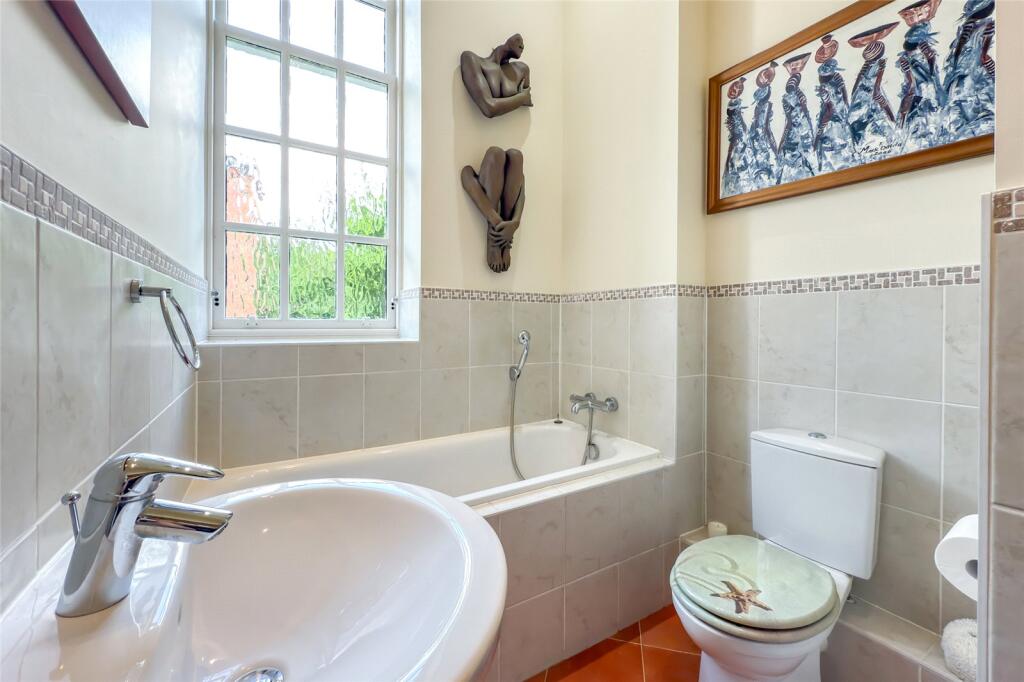 Additional image 10 of Beningfield Drive, London Colney, St. Albans, Hertfordshire, AL2