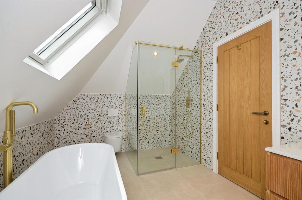 Additional image 13 of Wildwood Avenue, Bricket Wood, St. Albans