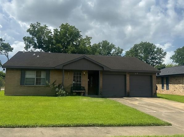 3207 Westhampton Dr, Houston, TX 77045