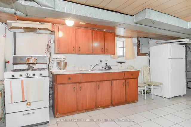 Additional image 37 of 12 Earlscourt Ave