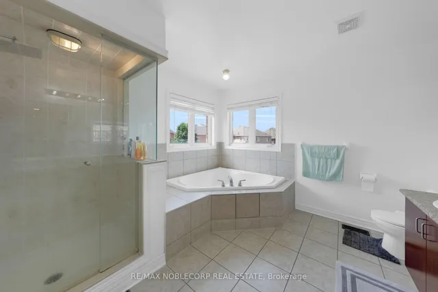 Additional image 33 of 48 Monabelle Cres