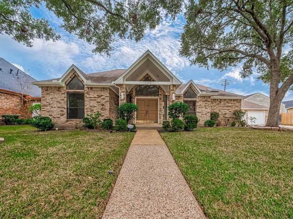 11318 Riverview Dr, Houston, TX 77077