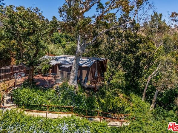 8305 Yuma Pl, Los Angeles, CA 90046