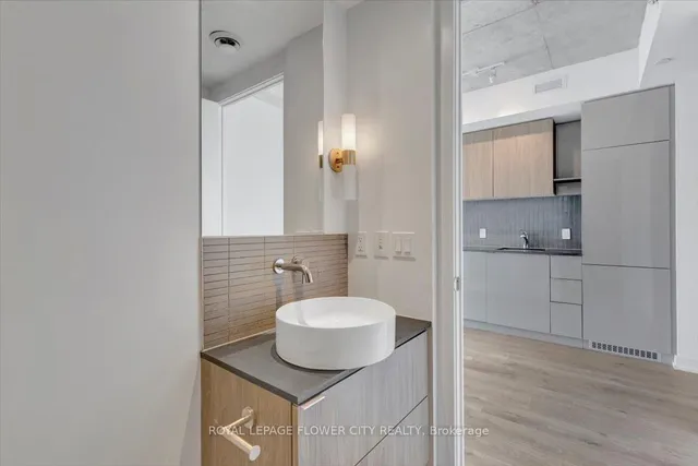 Additional image 19 of 161 Roehampton Ave Unit 4108