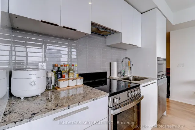 Additional image 9 of 501 Yonge St Unit 4202