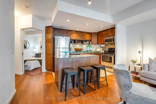 Additional image 4 of 218 Queens Quay Unit 402
