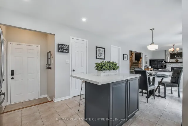 Additional image 19 of 969 Lancaster Blvd