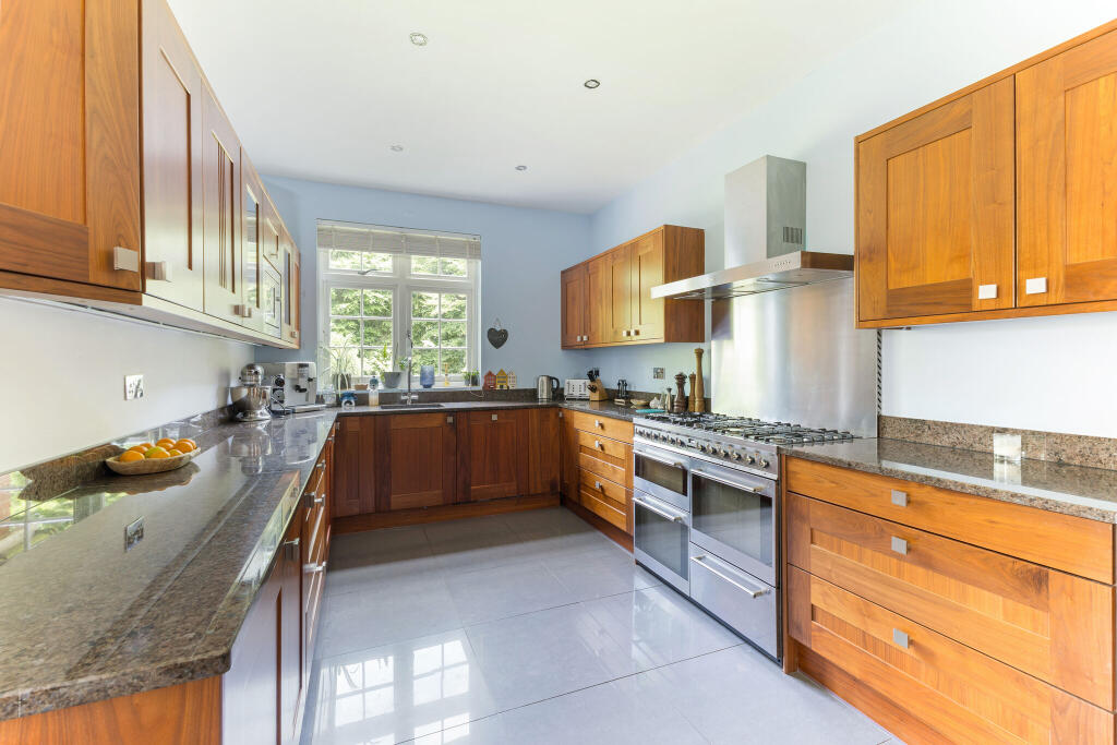 Additional image 6 of Hatching Green Close, Harpenden, AL5