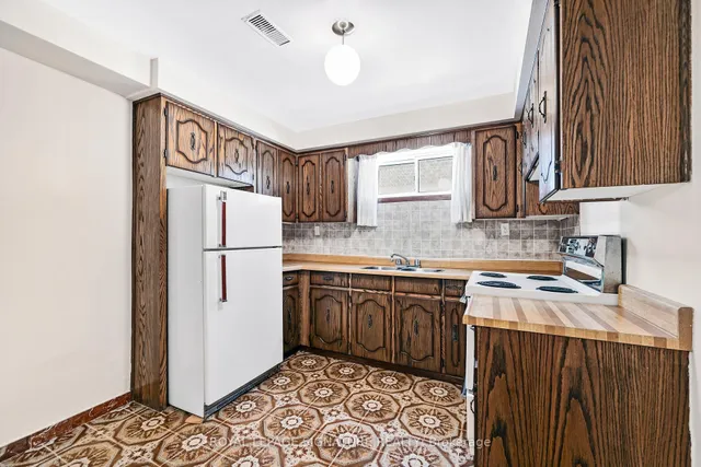 Additional image 31 of 28 Greendowns Dr