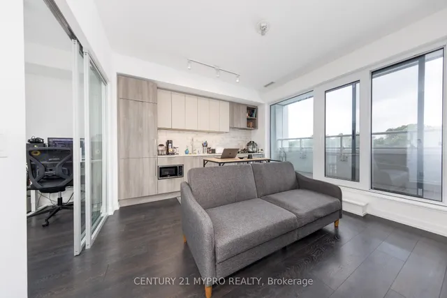 Additional image 7 of 2020 Bathurst St Unit 617