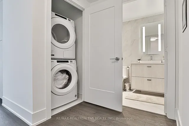 Additional image 6 of 480 Front st west St Unit 1504