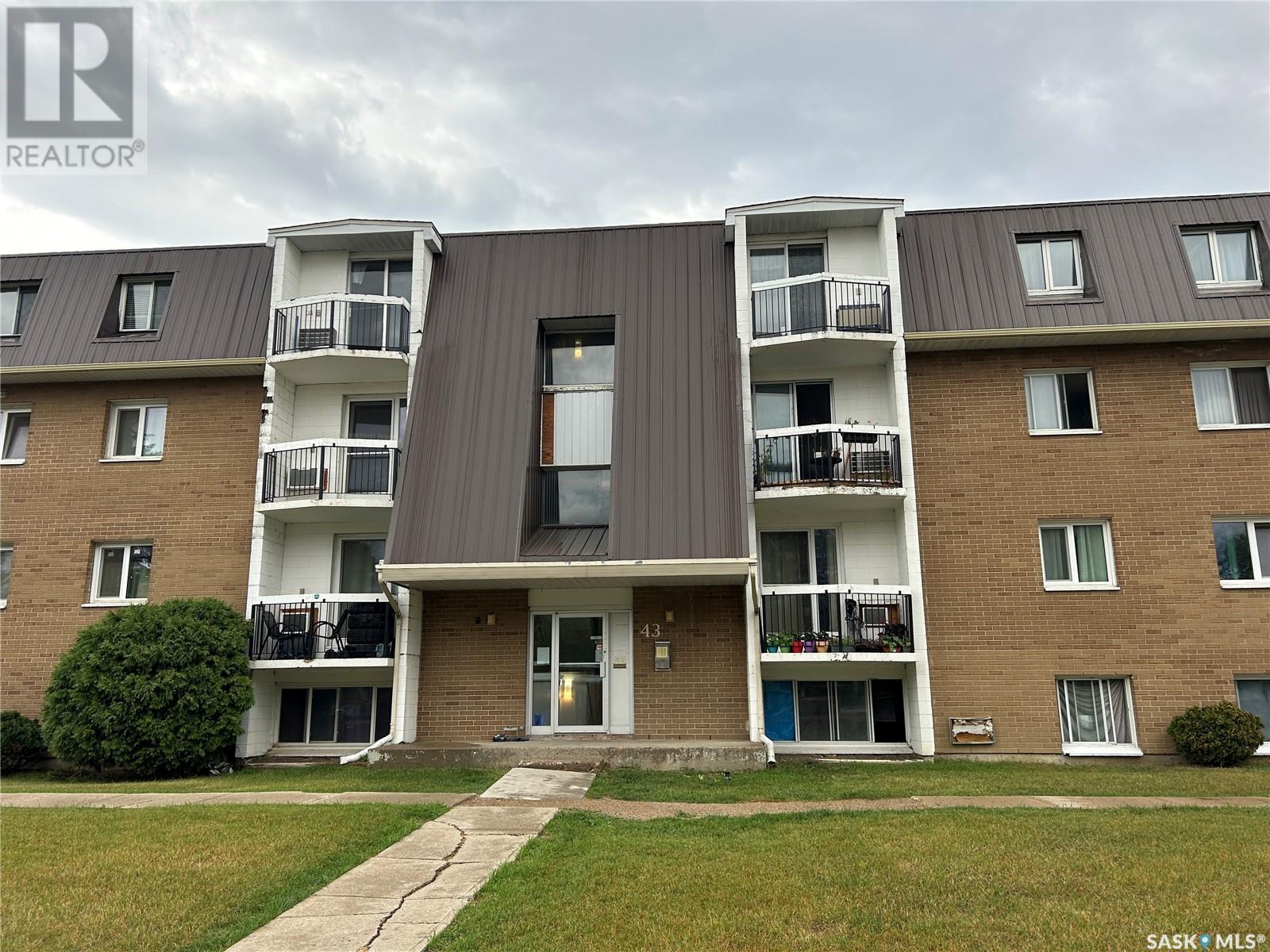 Property image for 24 43 Centennial STREET|Regina, Saskatchewan S4S6P8