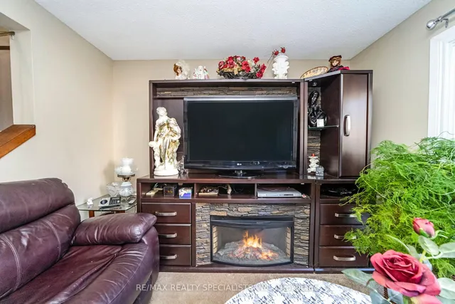 Additional image 22 of 30 Hardcastle Crt