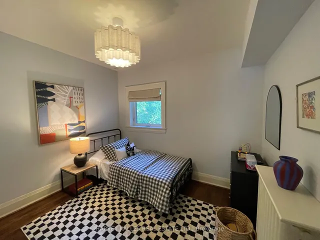 Additional image 36 of 8 Edgewood Cres