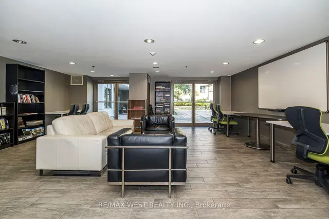 Additional image 24 of 816 Lansdowne Ave Unit 209