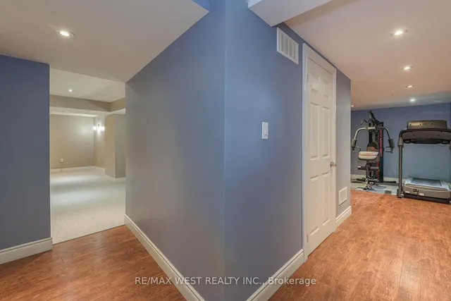 Additional image 44 of 12 Barr Cres