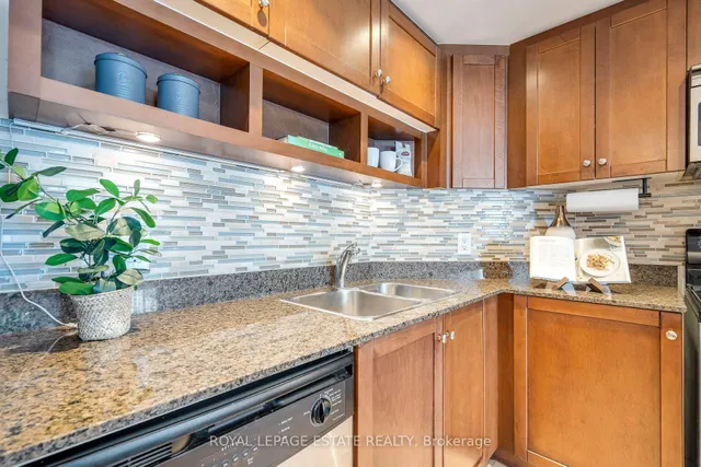 Additional image 6 of 218 Queens Quay Unit 402
