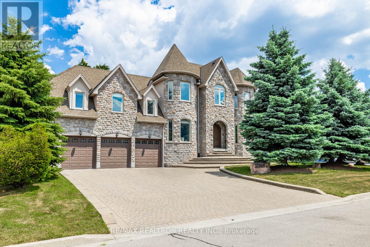 12 ORLON CRESCENT|Richmond Hill (South Richvale), Ontario L4C6S5