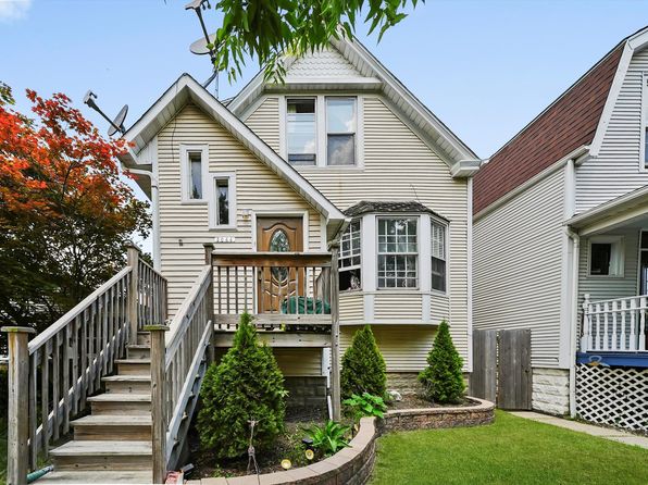 5044 W Roscoe St, Chicago, IL 60641