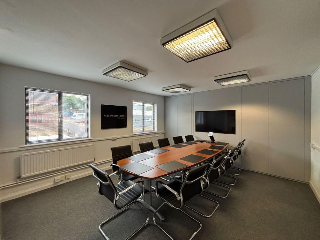 Additional image 3 of 23 Porters Wood, St Albans, Hertfordshire, AL3 6PQ
