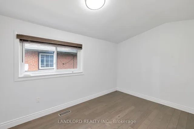 Additional image 42 of 34 Lyncroft Dr