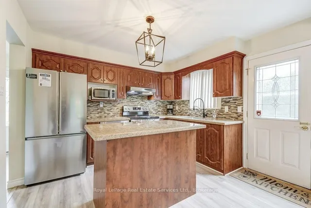 Additional image 7 of 1225 Consort Cres